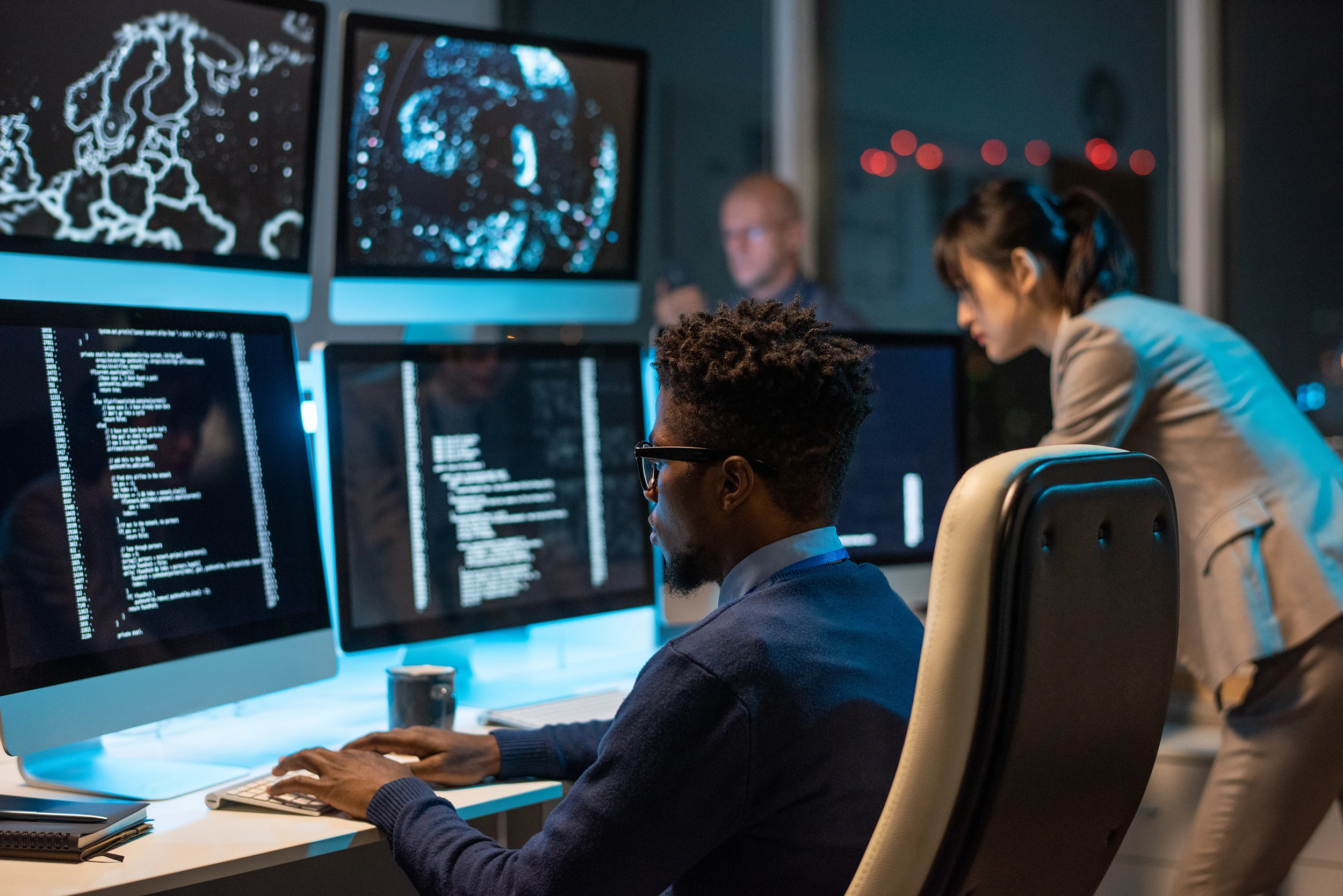 CloudSAFE specialists in the data center